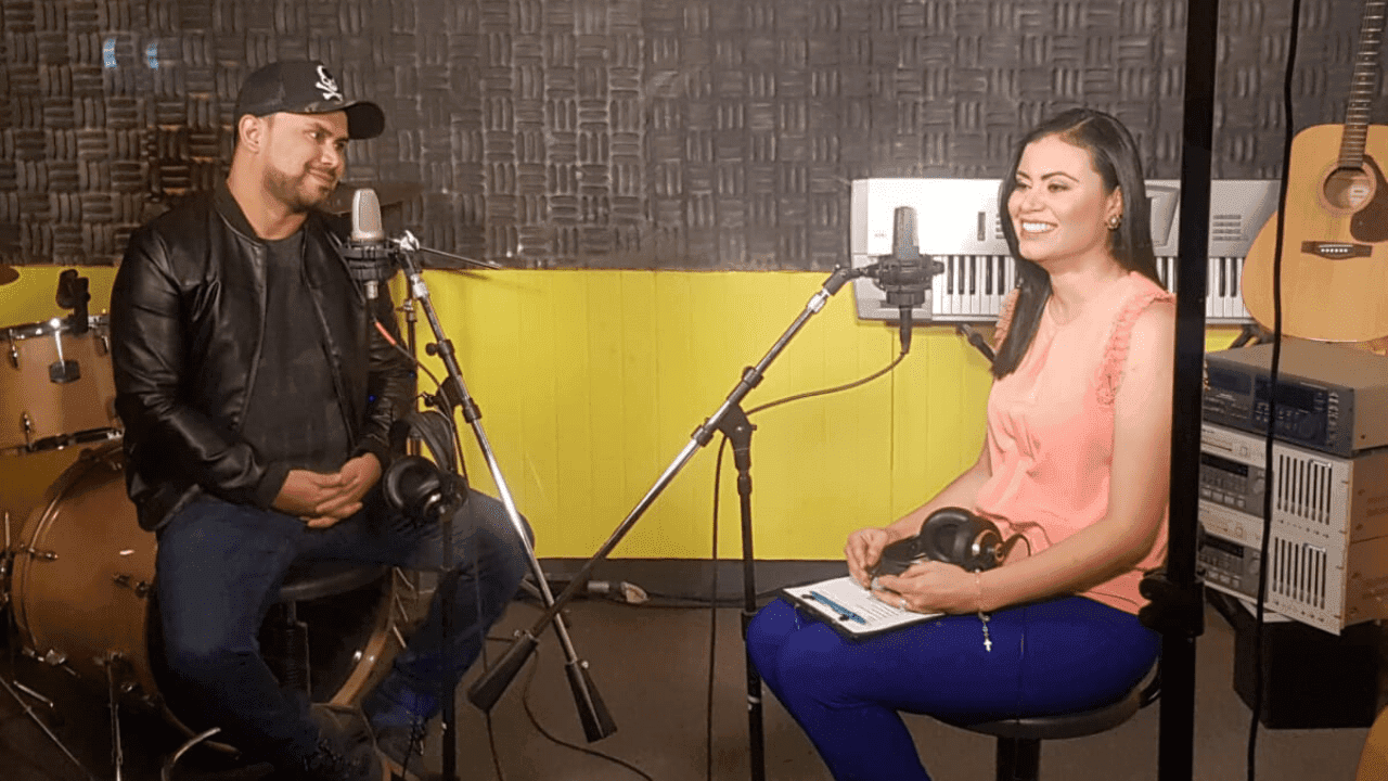 Imagen de Dale Play, una entrevista a todo ritmo