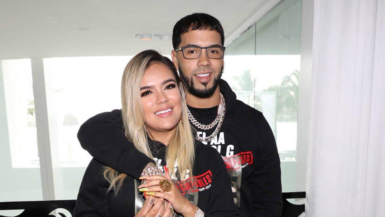 Imagen de Karol G y Anuel AA ponen a prueba la tecnología y descubren cómo serán sus hijos