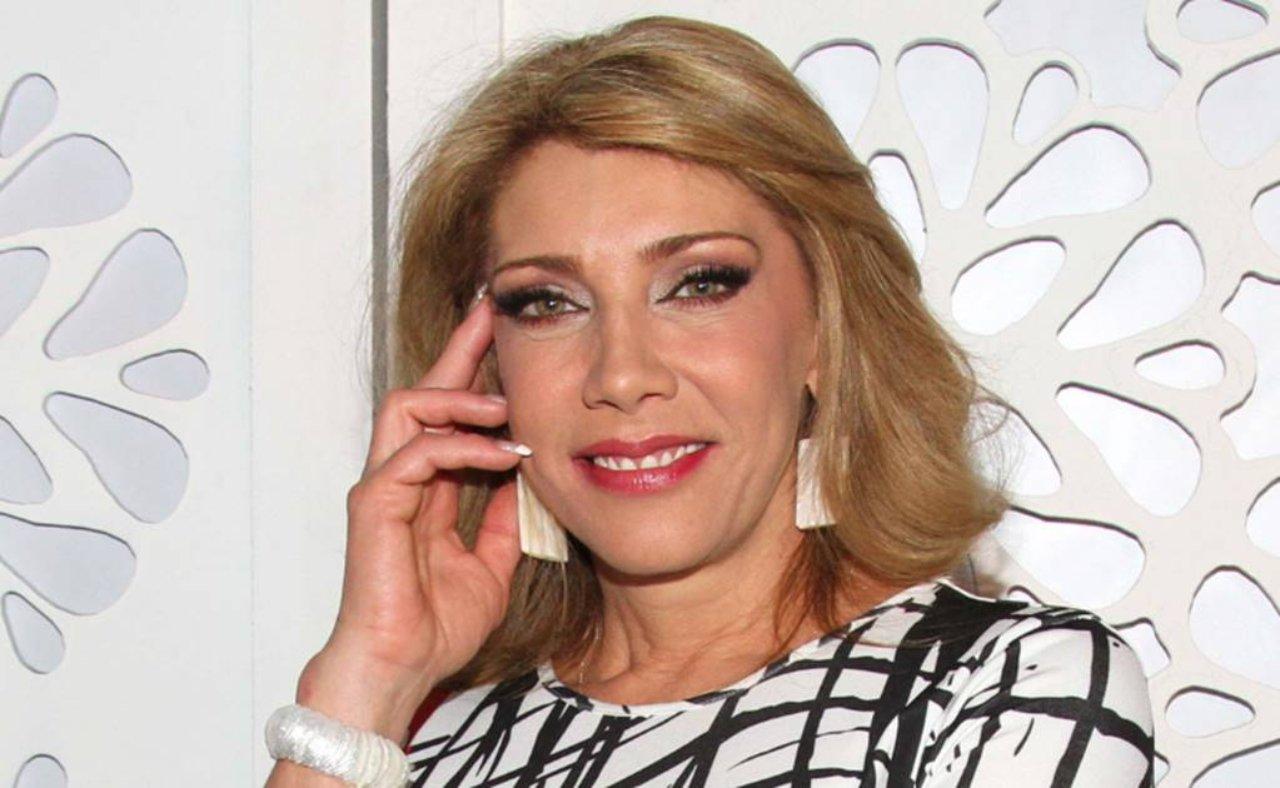 Imagen Principal de Nota: Cynthia Klitbo pierde su empleo y se ofrece a limpiar casas ante crisis por la pandemia en México