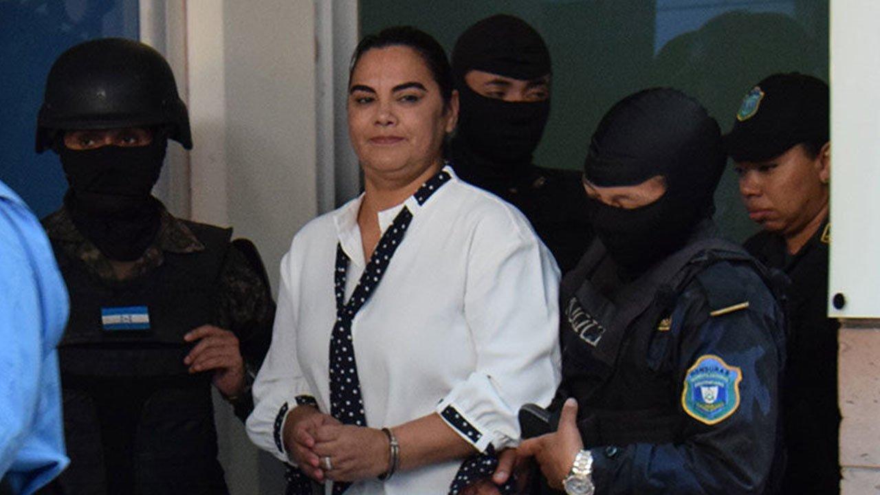 Imagen de Ex primera dama Rosa Elena de Lobo se defenderá en libertad tras revocación de medida de prisión preventiva