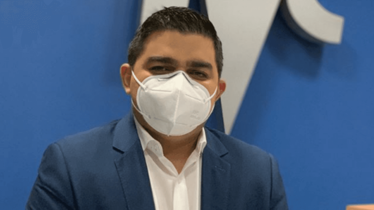 Imagen Principal de Nota: Rely Maradiaga sigue conectado a oxígeno y manda un mensaje a sus amigos y seguidores