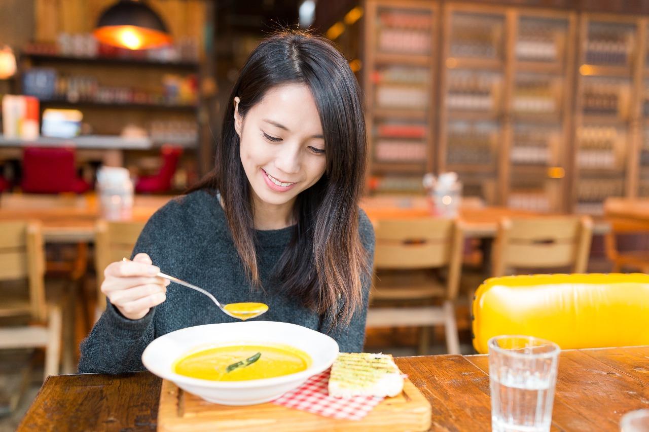 Imagen Principal de Nota: Las 6 sopas más saludables del mundo, ¿cuál has probado?
