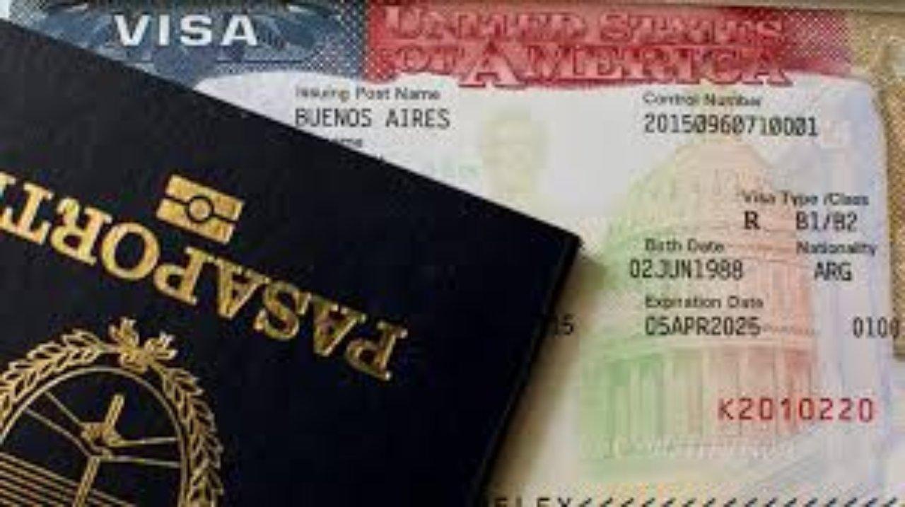 Imagen Principal de Nota: Dejar una casilla en blanco basta para que solicitud de trámite migratorio sea rechazada en Estados Unidos
