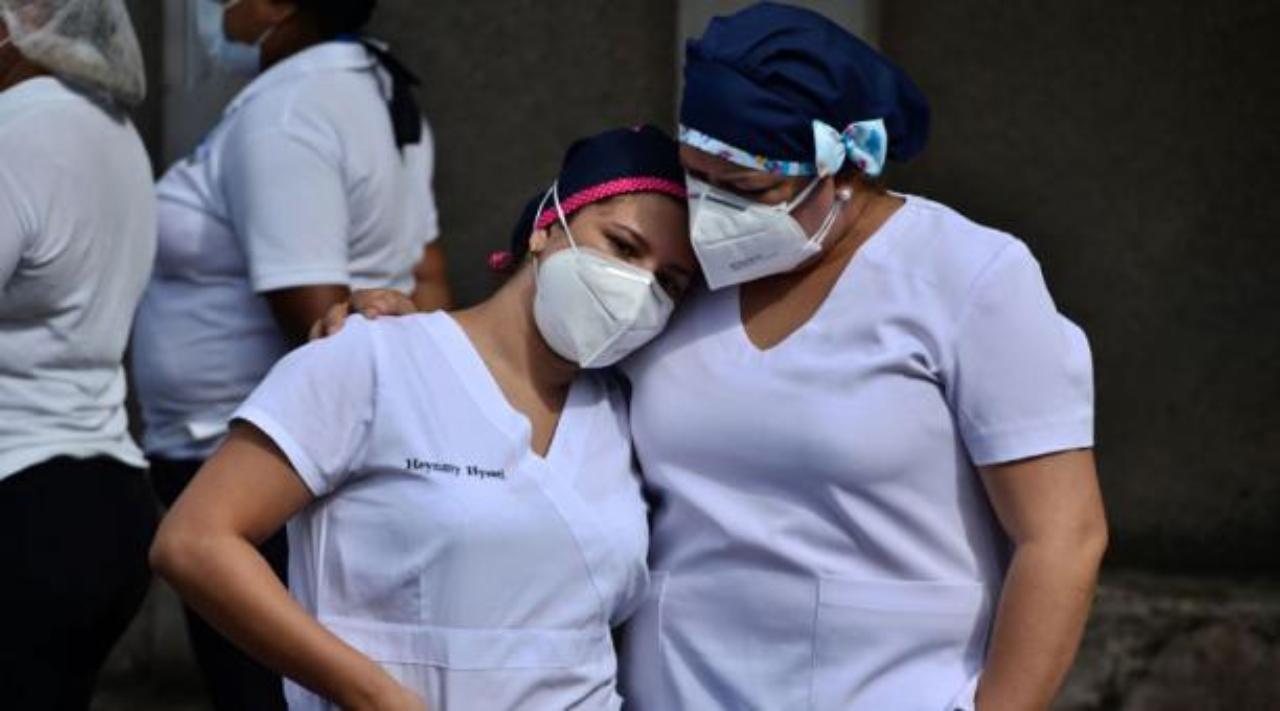 Imagen de OMS advierte a países no acortar las dos semanas de cuarentena de personas 'potencialmente expuestas al covid'