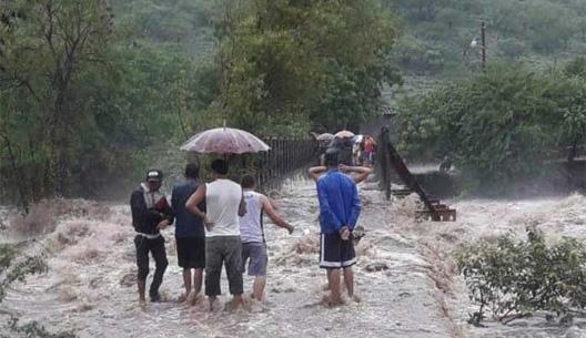 Imagen Principal de Nota: Huracán Delta: Extienden alerta amarilla para diez departamentos de Honduras por 48 horas