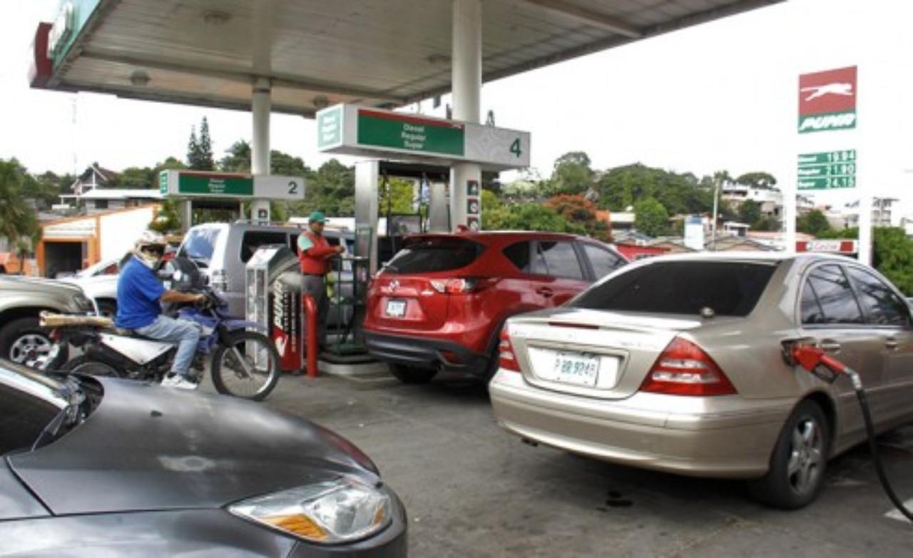 Imagen Principal de Nota: Honduras registra nueva alza en precio de los combustibles, pese a que el crudo se mantiene a nivel internacional, lamenta Adalid Irías