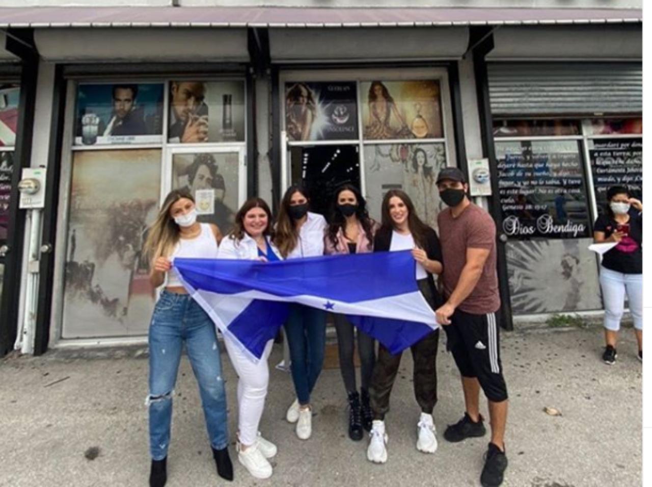 Imagen Principal de Nota: Famosas hondureñas en Estados Unidos se unen para recaudar ayuda y enviarla a los afectados por Eta