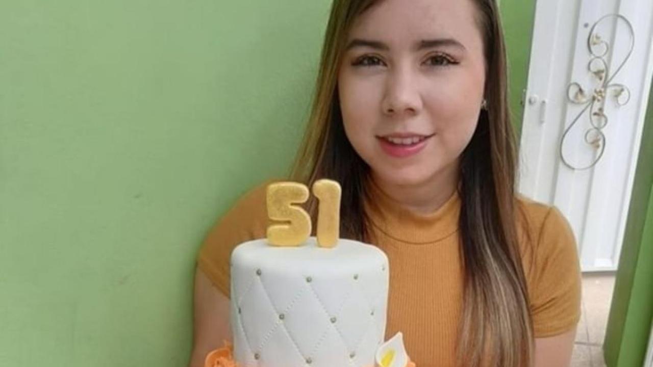 Imagen Principal de Nota: Arquitecta hondureña encanta en redes sociales por su talento para crear pasteles