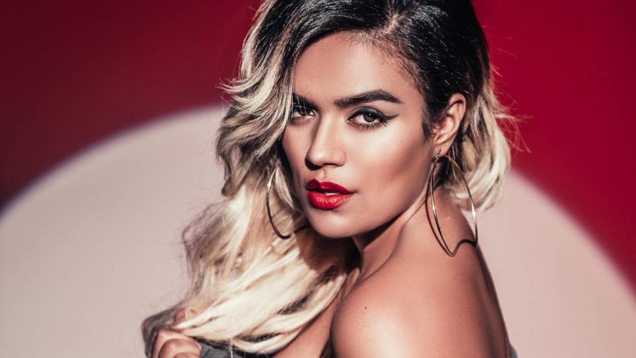 Imagen Principal de Nota: Karol G enamora a sus seguidores con sensual video de ´Bichota´ exclusivo para Facebook