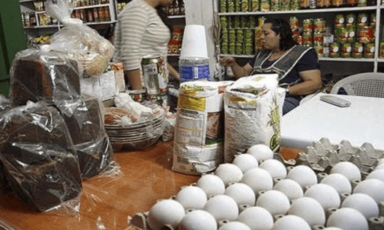 Imagen Principal de Nota: Capitalinos denuncian desmedida alza en precios de productos de la canasta básica