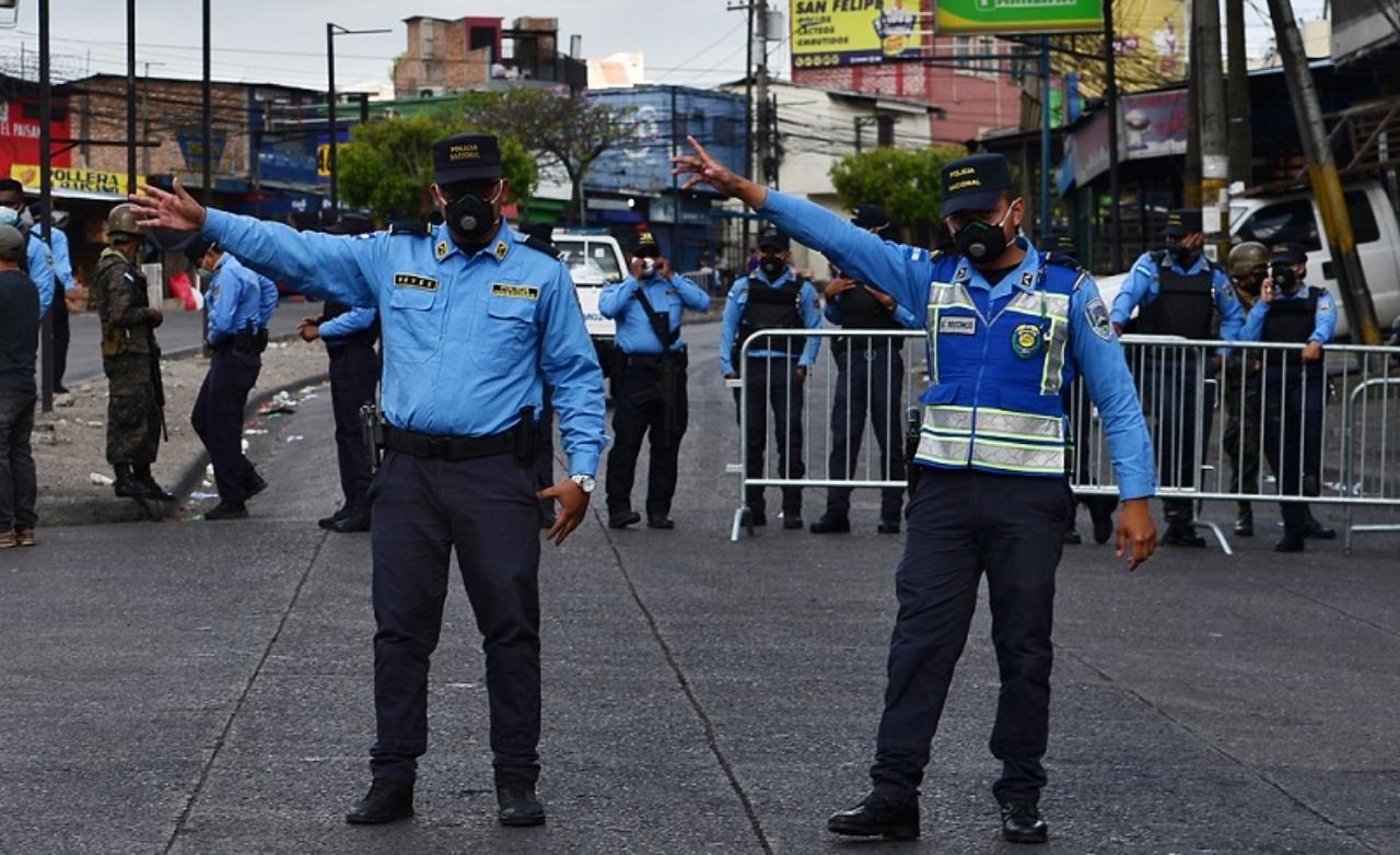 Imagen Principal de Nota: Extienden restricción para circular en Honduras del 3 al 8 de noviembre tras cancelar feriado morazánico, mira el calendario