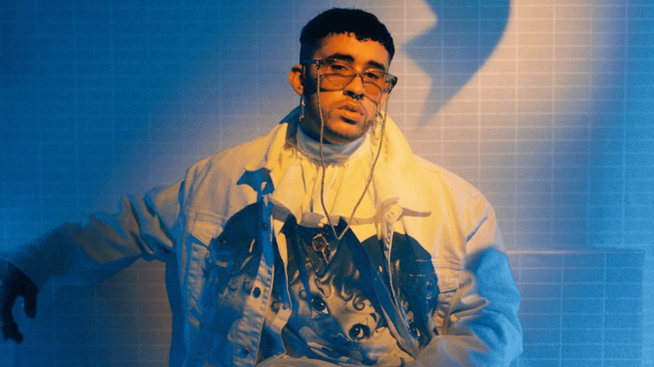 Imagen Principal de Nota: Bad Bunny vence al covid y deja un mensaje a quienes llaman  'raro ' su último álbum