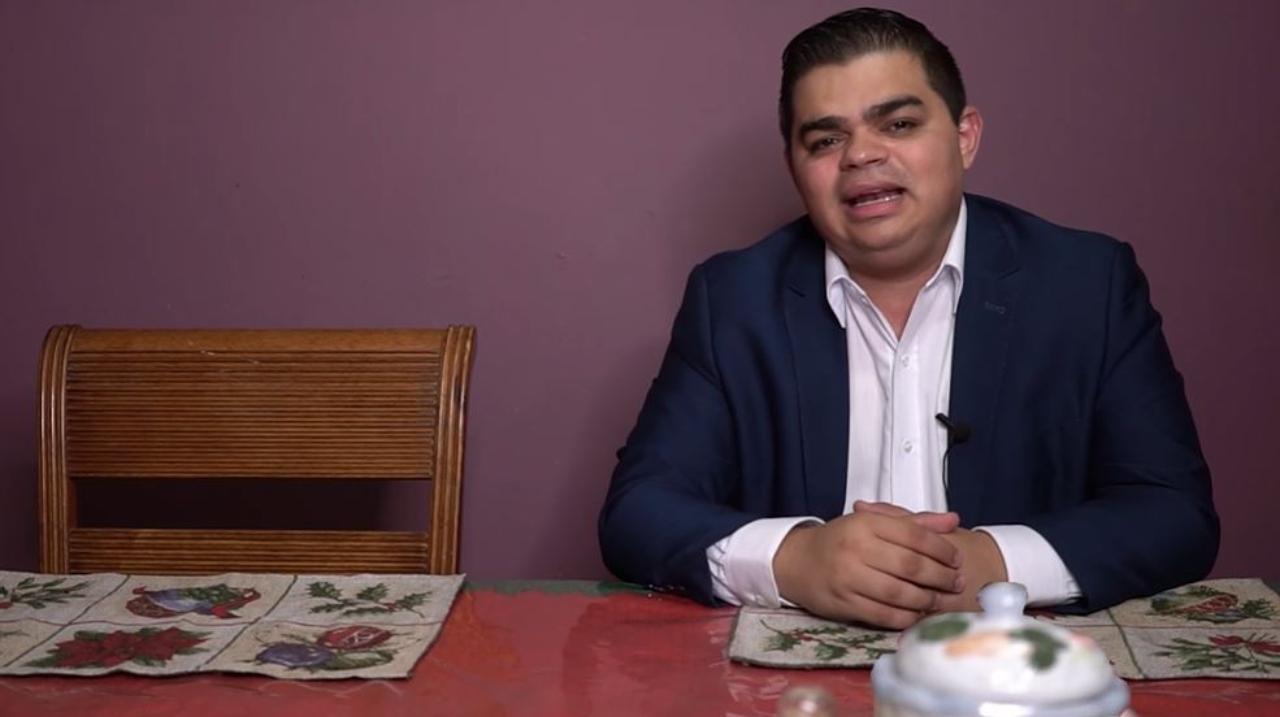 Imagen de 'La silla vacía', el homenaje de Rely Maradiaga a quienes ya no están físicamente esta Navidad