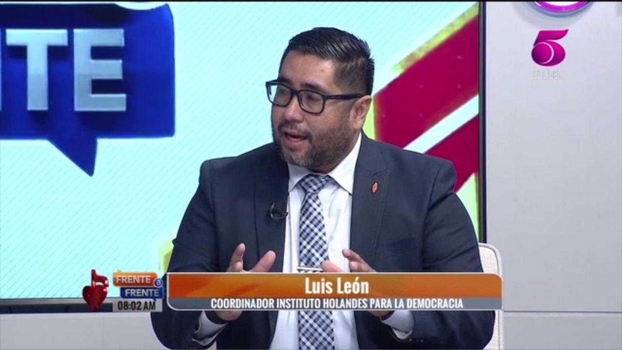 Imagen Principal de Nota: Falta de empleo orilla a hondureños a incursionar en la política, afirma Luis León