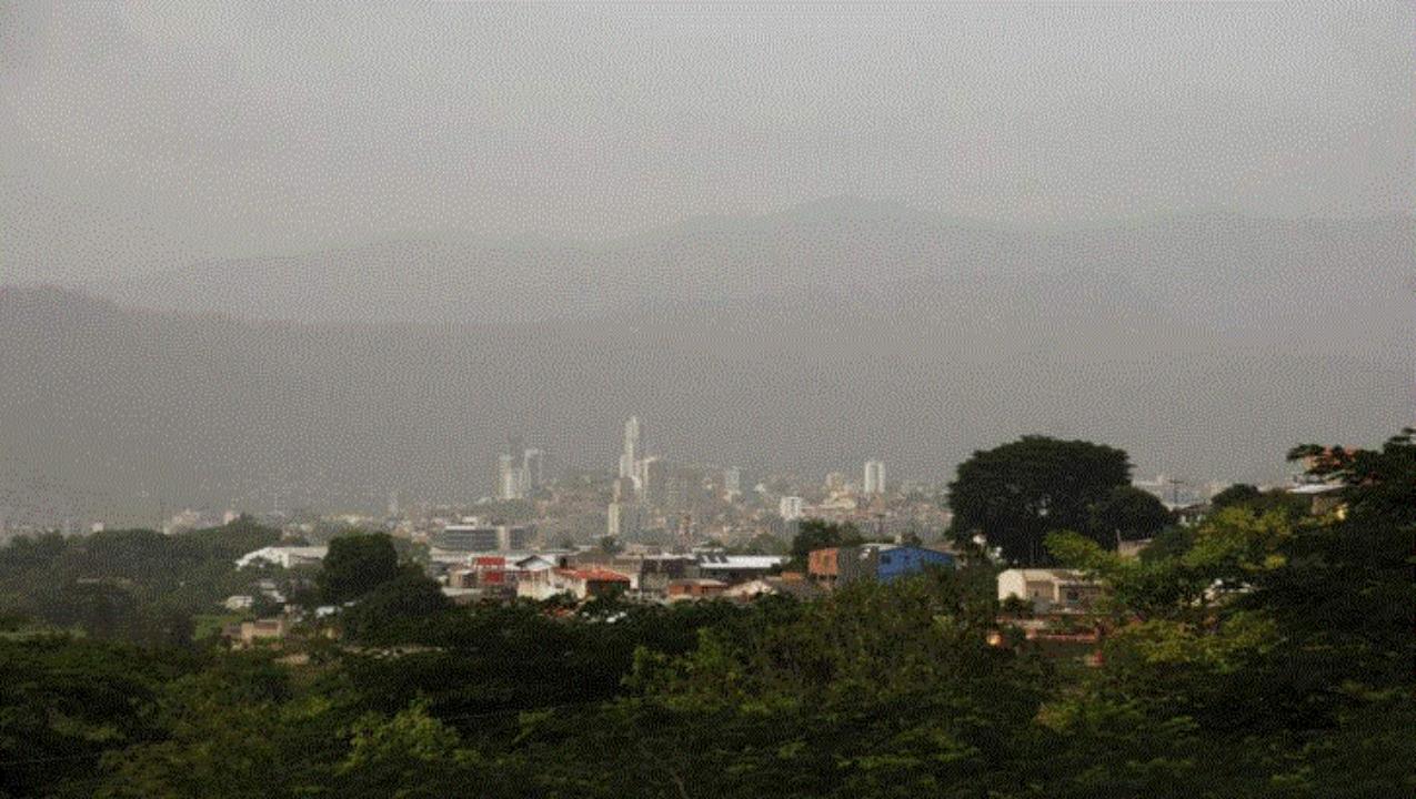 Imagen Principal de Nota: Densa capa de humo y polvo del Sahara afectarán a Honduras a partir del 27 de abril