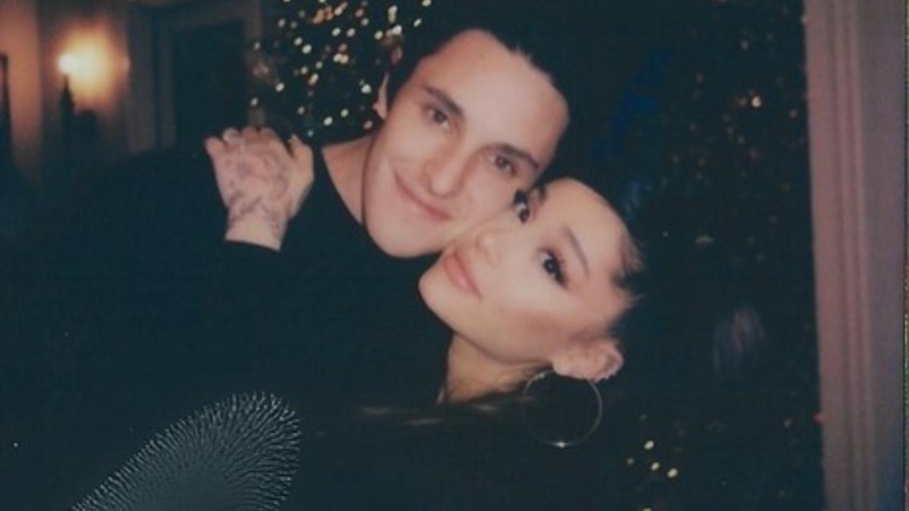 Imagen Principal de Nota: Ariana Grande se casó en ceremonia privada con Dalton Gomez luego de cinco meses de su compromiso