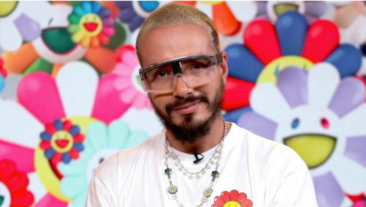 Imagen de J Balvin comparte foto de su nuevo look en plena crisis sociopolítica de Colombia y los usuarios no lo perdonan