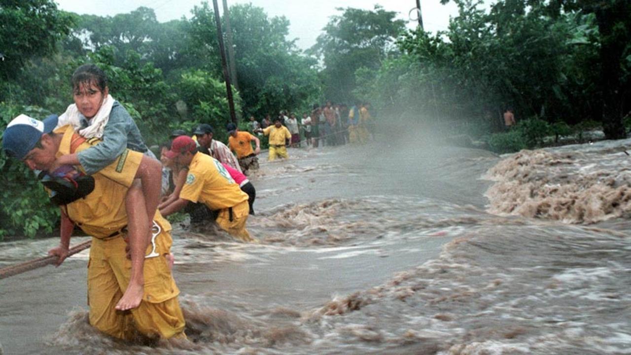 Imagen Principal de Nota: ¿Honduras será afectada directamente esta temporada de huracanes?, esto advierte Copeco