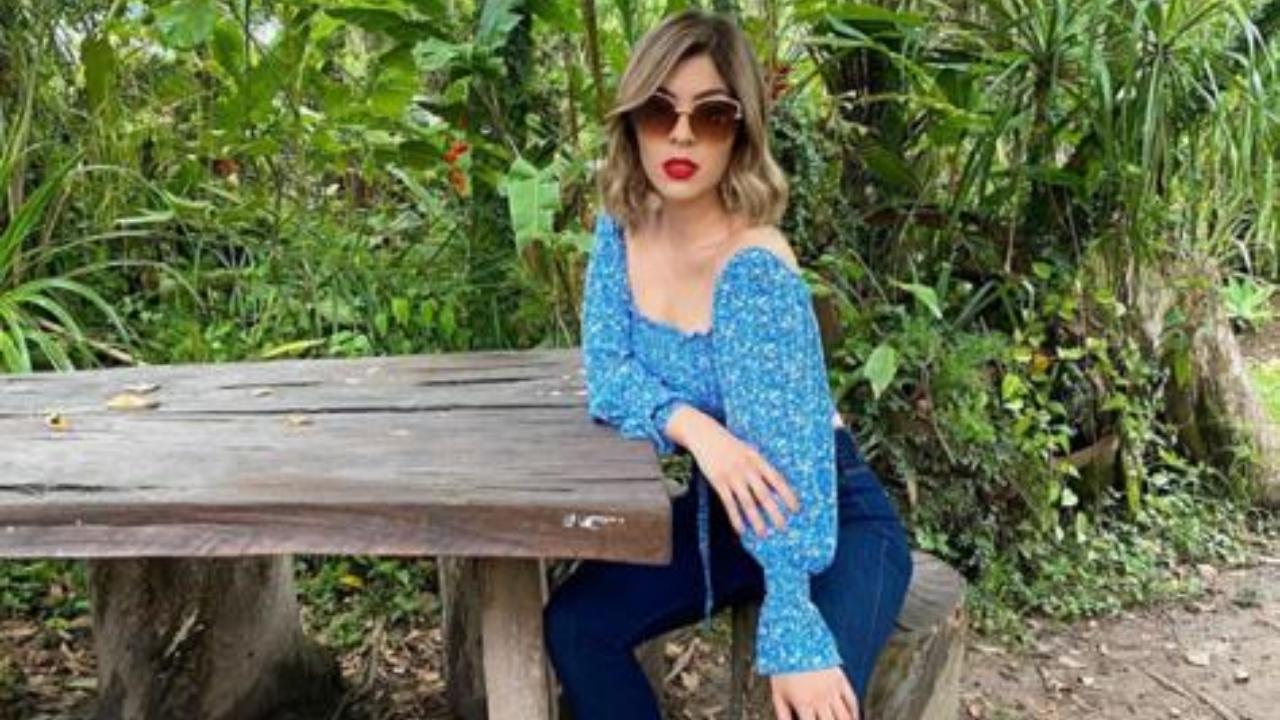 Imagen Principal de Nota: ‘Sos un ángel en la tierra’, Laura Meza es piropeada tras presumir sus curvas en traje de baño