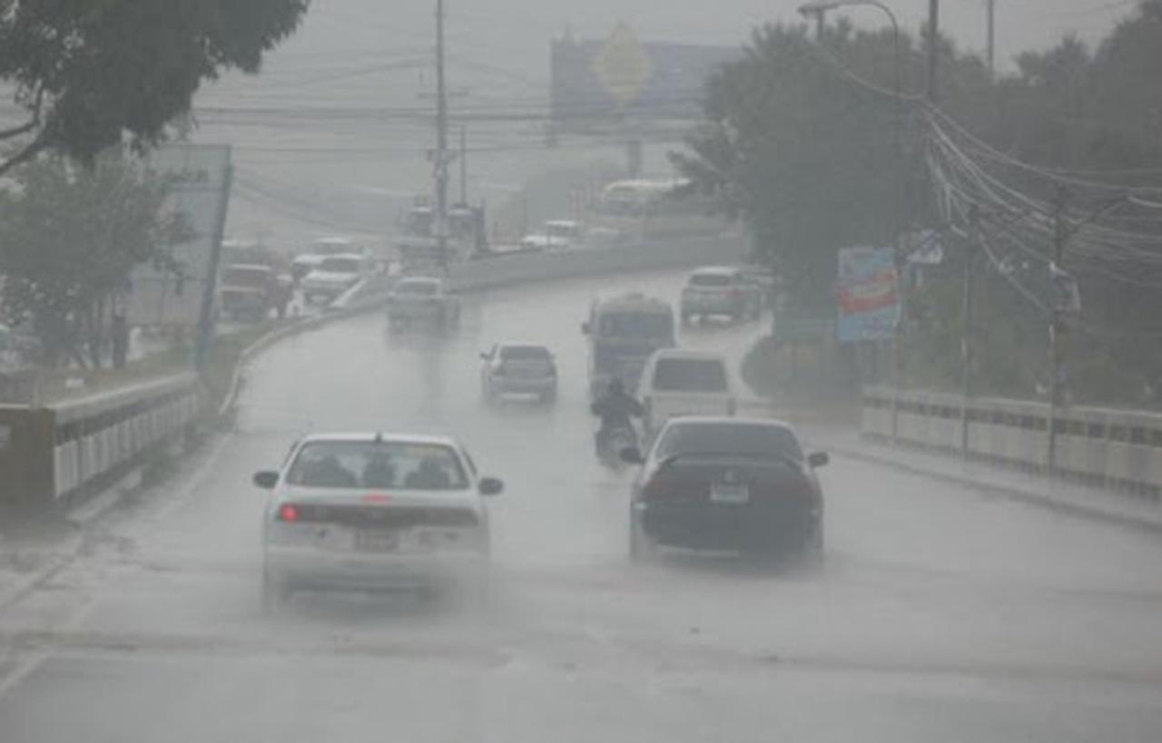 Imagen Principal de Nota: Ingreso de humedad provocará lluvias con actividad eléctrica este fin de semana en Honduras