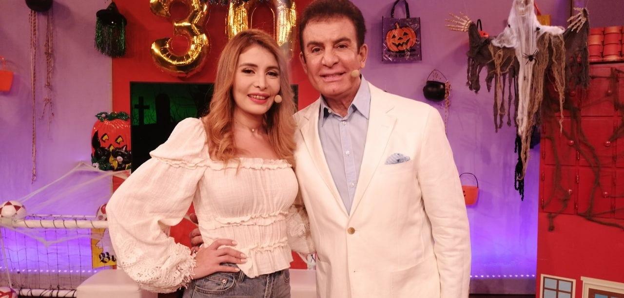 Imagen de Salvador Nasralla comparte tierna foto junto a su esposa e hija con un conmovedor mensaje