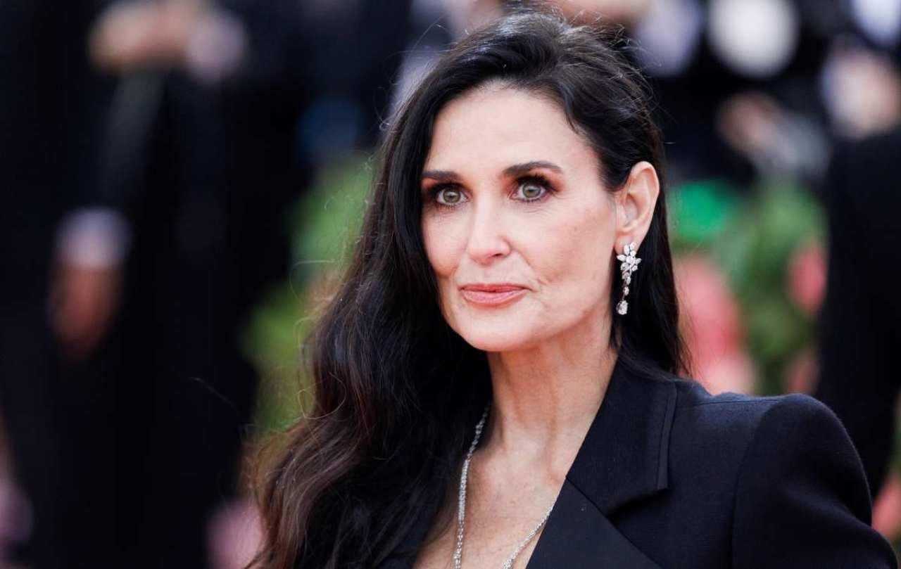 Imagen Principal de Nota: A sus 58 años, Demi Moore  enciende las redes al posar en traje de baño y al natural