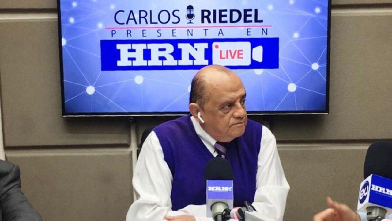 Imagen de ¡Hasta siempre don Riedel! El emotivo homenaje con el que despidieron el programa Carlos Riedel Presenta