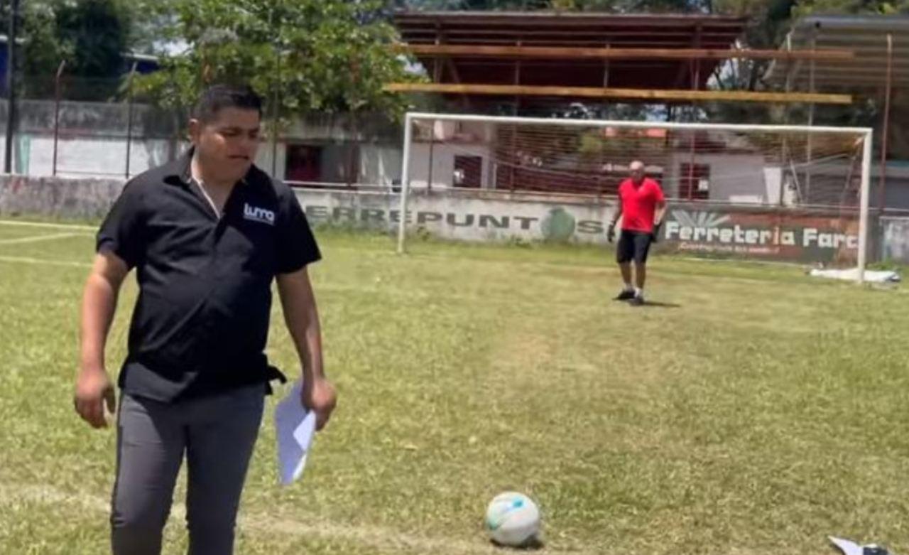 Imagen Principal de Nota: Rely Maradiaga enfrenta al gran  Wilmer 'Supermán' Cruz en penales, ¡mira cómo le fue!