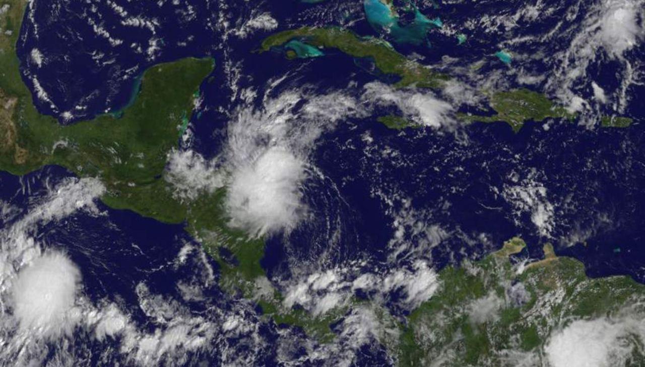 Imagen de Ingreso de onda tropical dejará fuertes lluvias en estos departamentos de Honduras