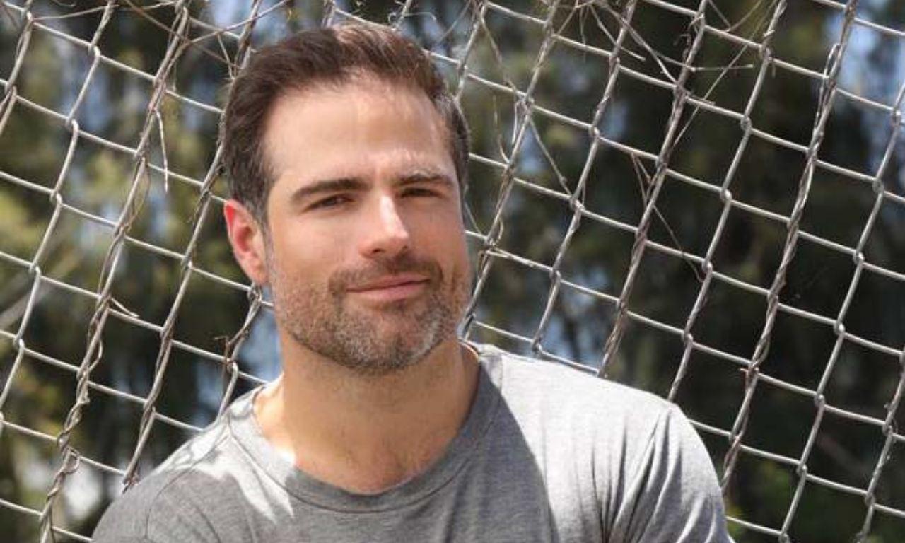 Imagen de '¿Eres gay? Qué desperdicio'; mira cómo respondió el actor  Roberto Manrique  a este comentario tras salir del clóset