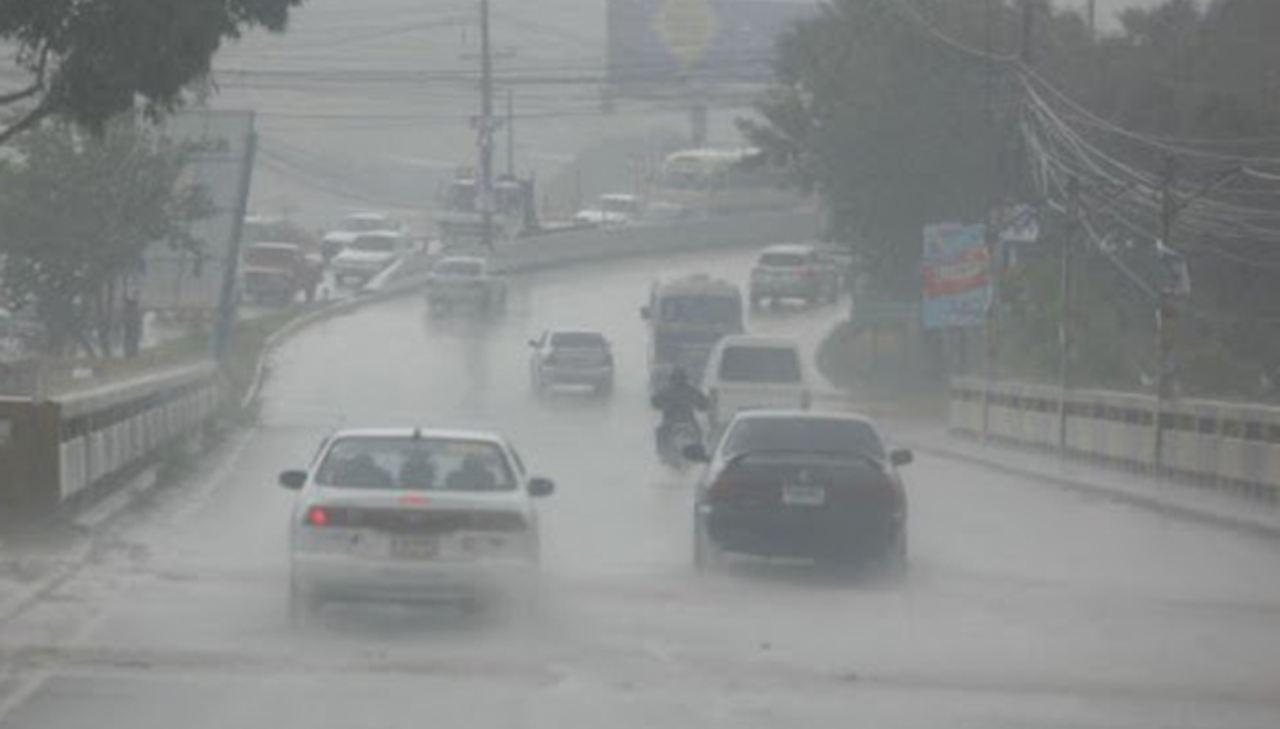Imagen de Semana lluviosa en Honduras por paso de onda tropical; estos departamentos serán afectados