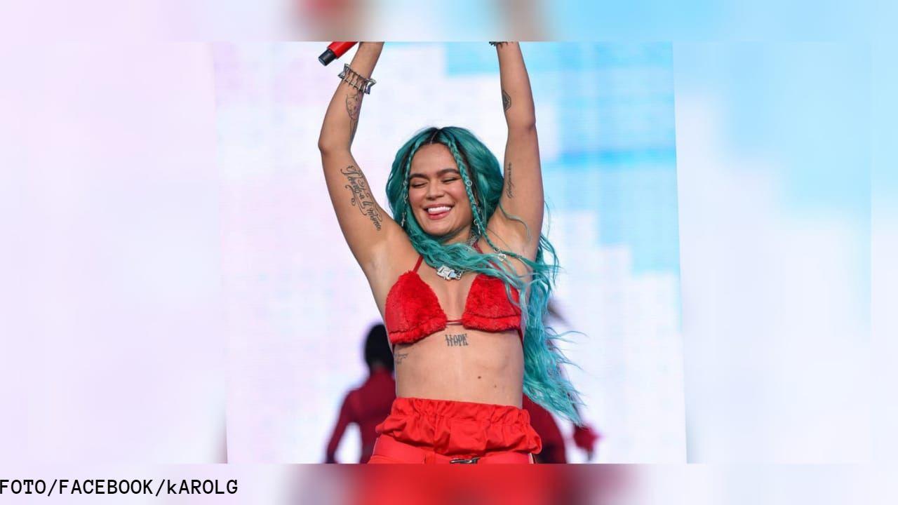 Imagen de Karol G lo vuelve hacer y enamora a sus  seguidores con sensual vídeo,  luciendo traje de animal print