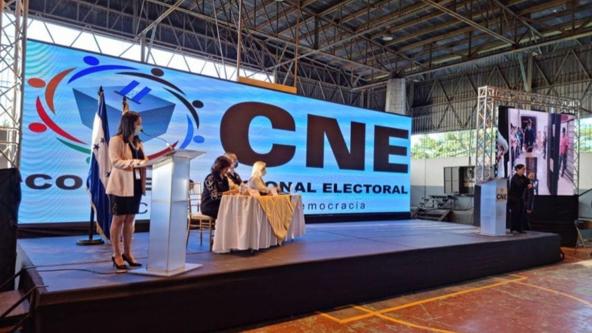Imagen Principal de Nota: ¡Inicia la votación! CNE da banderillazo para que 5.1 millones de hondureños acudan a ejercer el sufragio