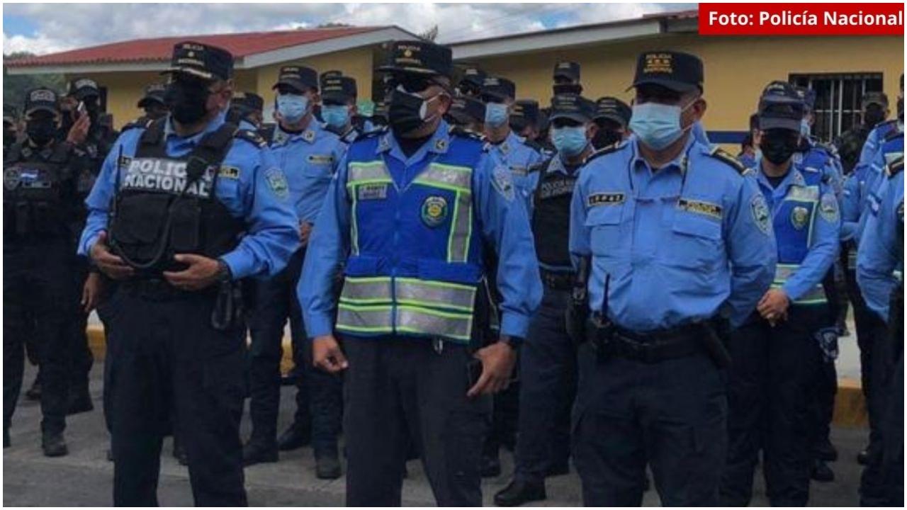 Imagen de ¿Qué hacer cuando policías hondureños toquen a su puerta? Siga estos 3 pasos si sospecha que son falsos agentes