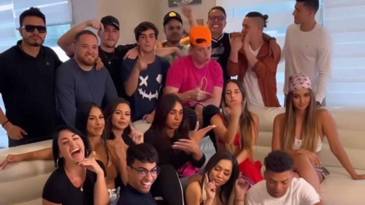 Imagen de Lipstickfables y su grupo de amigos regalarán 1,800 dólares ¡Así puedes participar!
