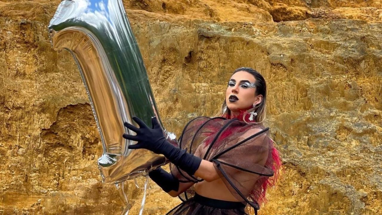 Imagen de Betanco llega al millón de seguidores en TikTok y lo celebra con uno de sus estilos más extravagantes