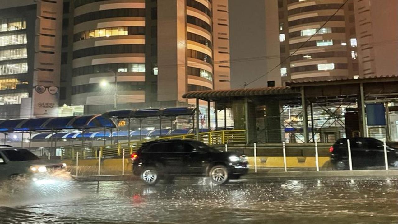 Imagen de Copeco declara alerta verde en cuatro departamentos por onda tropical
