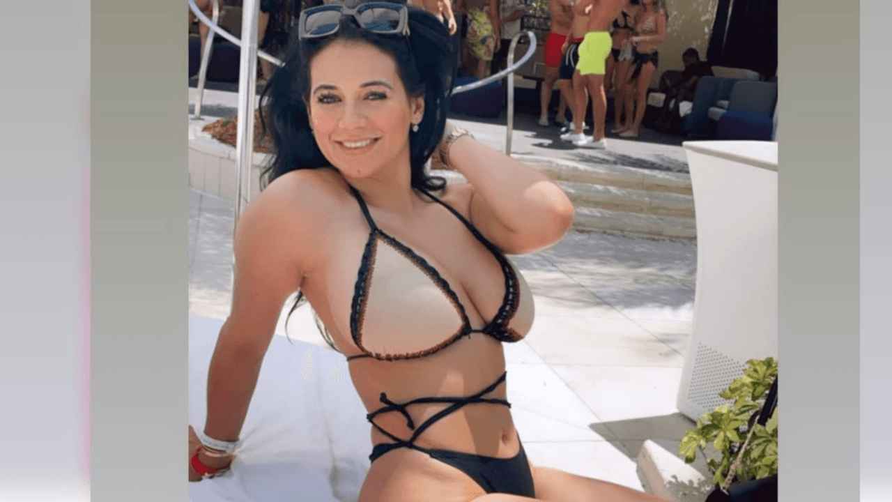 Imagen Principal de Nota: Los 5 bikinazos de la hondureña Carla Medrano con los que eleva la temperatura en redes
