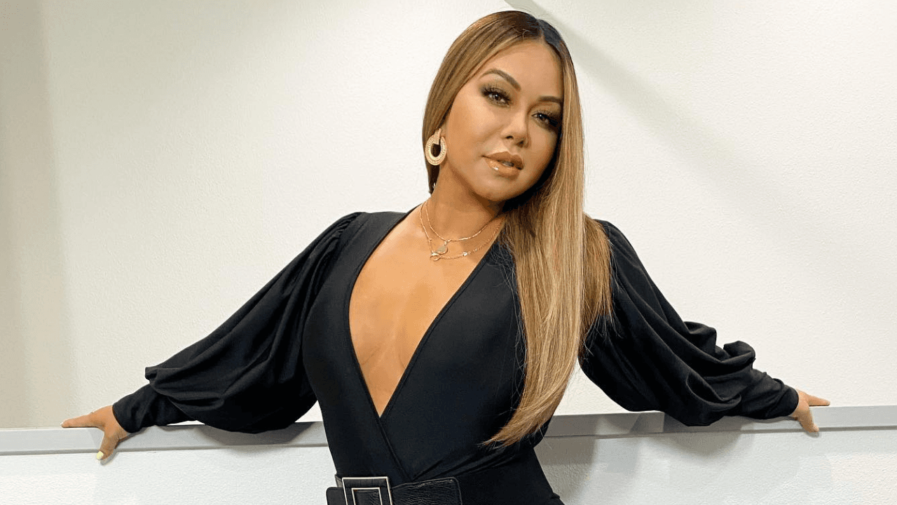 Imagen Principal de Nota: Chiquis Rivera sube la temperatura al mostrar cómo recibe masajes reductivos