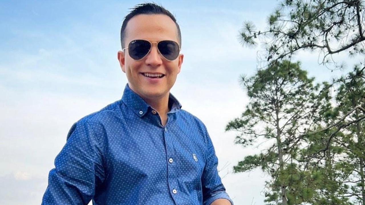Imagen Principal de Nota: Así respondió Erik Chavarría a las críticas por exceso de maquillaje