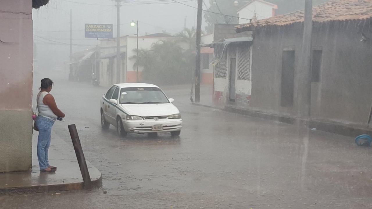 Imagen Principal de Nota: Lluvias acompañadas de actividad eléctrica se registrarán en estos departamentos de Honduras