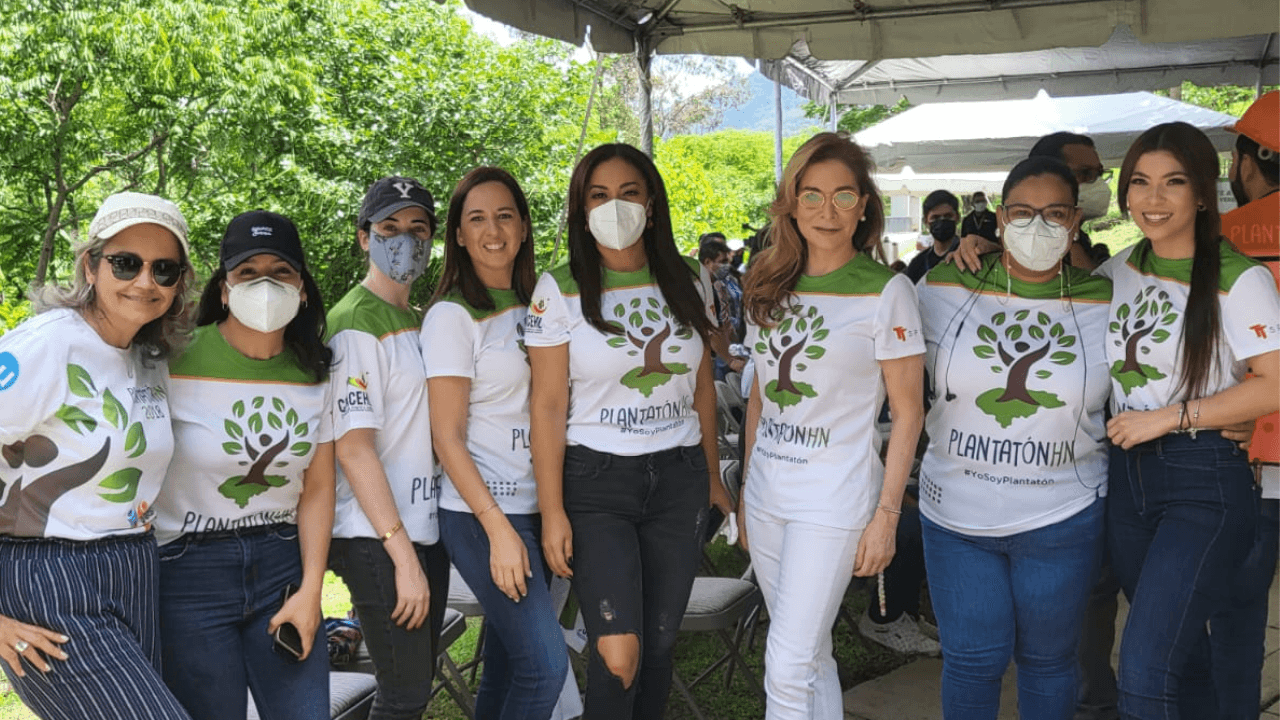 Imagen Principal de Nota: Televicentro y Emisoras Unidas lanza la campaña PlantatónHN en un acto especial en el Cerro Juana Laínez