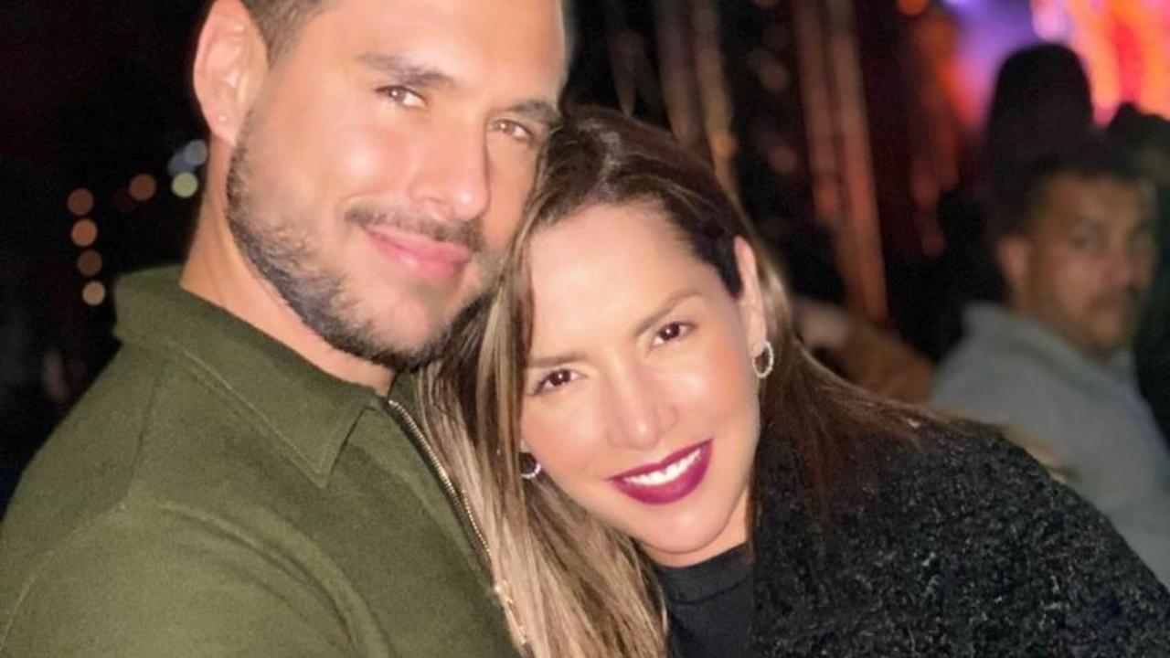 Imagen Principal de Nota: Esposo de Carmen Villalobos ya tendría nuevo amor; ella sería la bella influencer que lo conquistó