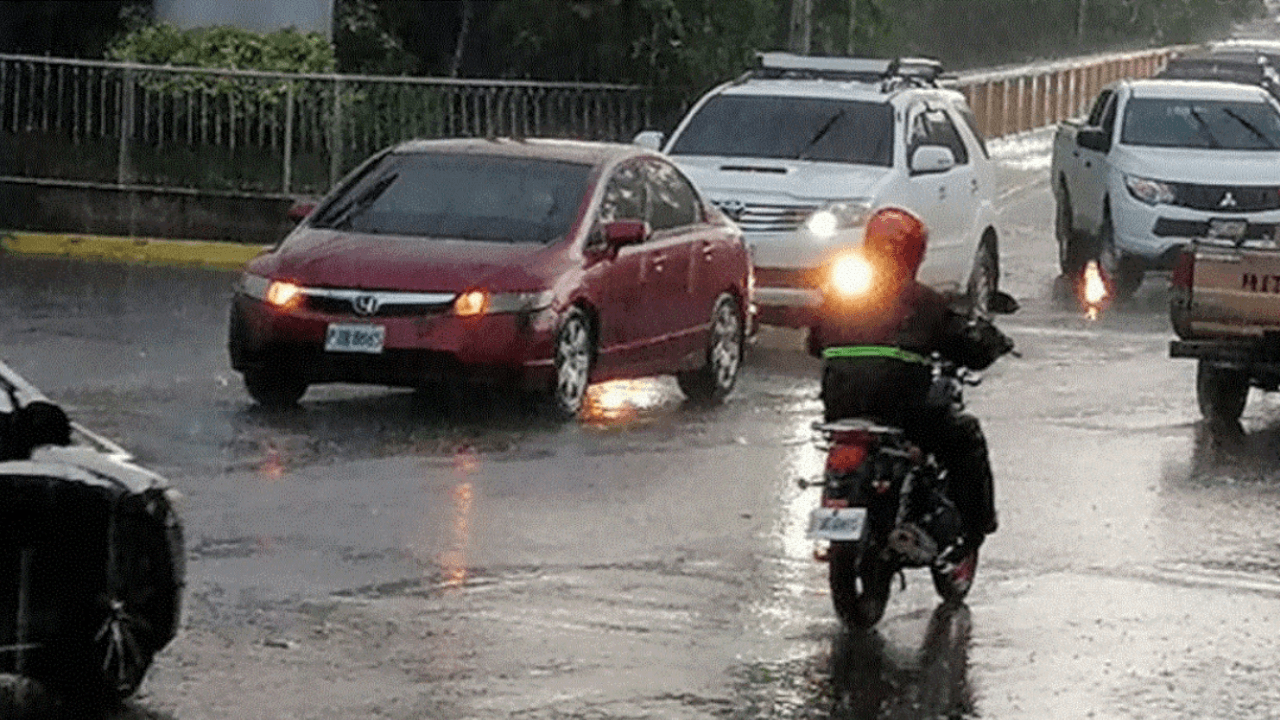 Imagen de Lluvias persistirán este lunes en Honduras;  12 departamentos se mantienen en alerta verde