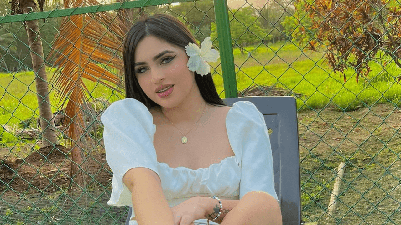 Imagen de Roxanna Somoza deja ver sus estrías en hermoso traje de baño