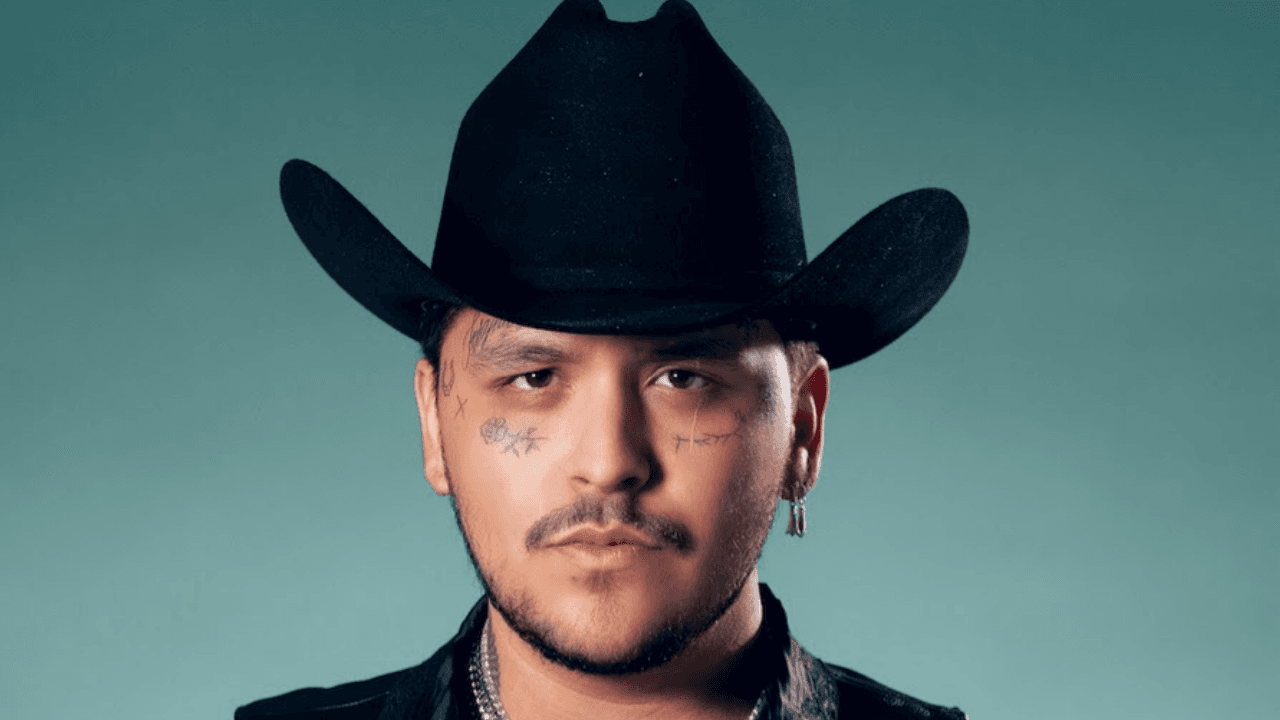 Imagen de Christian Nodal  confesó que está yendo a terapia