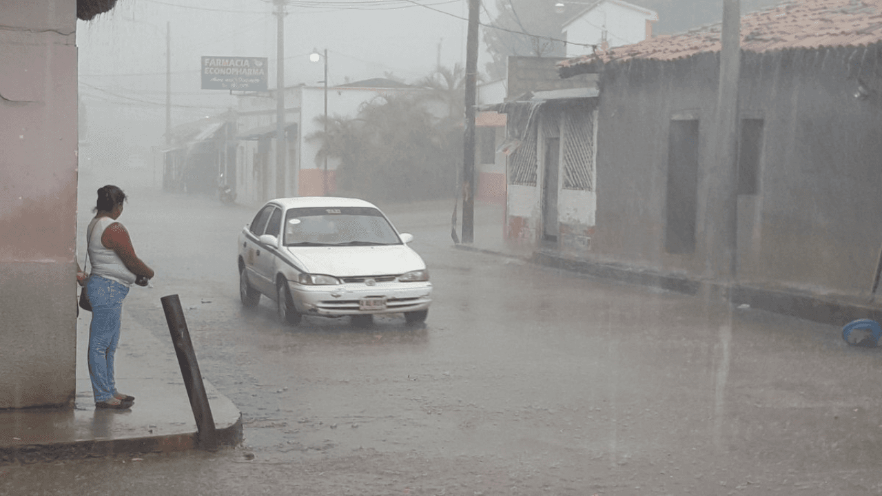 Imagen de Tres regiones de Honduras continuarán recibiendo lluvias por paso de onda tropical
