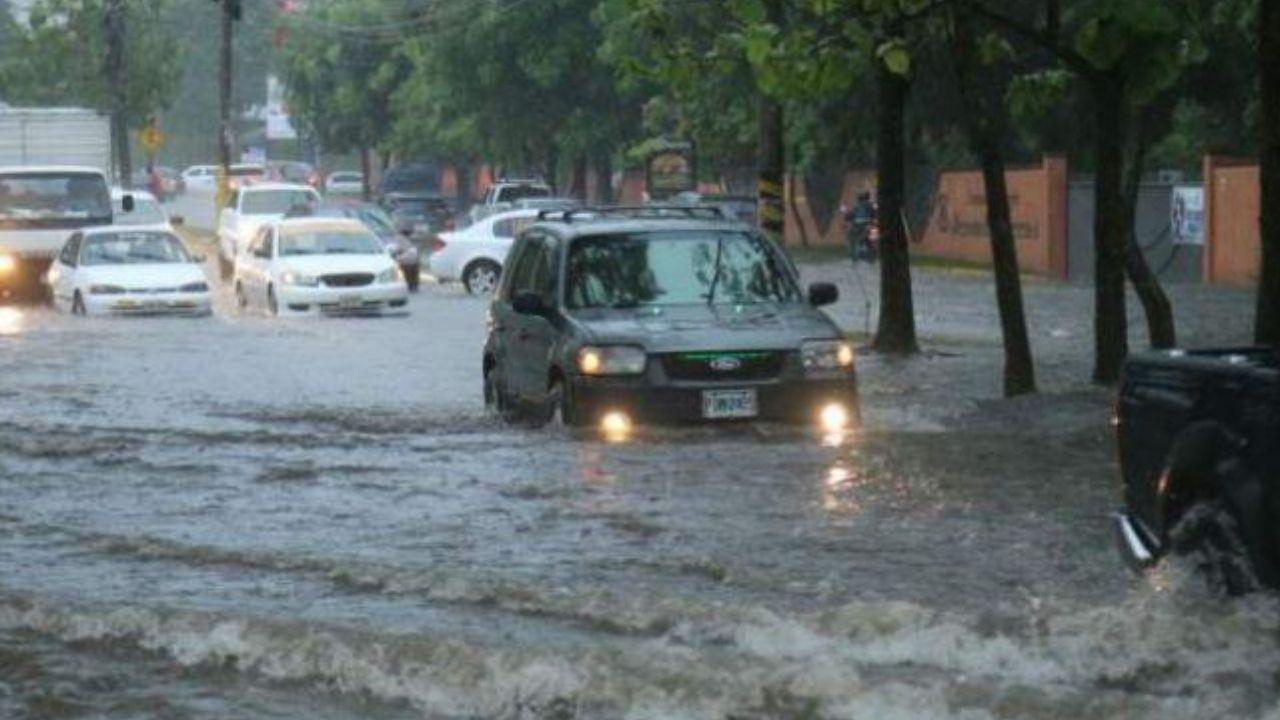 Imagen de Bajo vigilancia y en alerta por lluvias se mantienen estos departamentos de Honduras