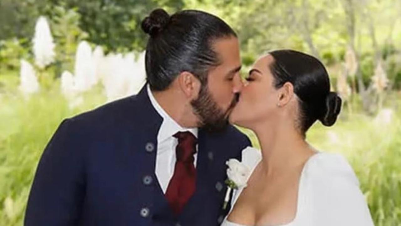 Imagen Principal de Nota: ¿Sin amor? Aquí lo que expresó el lenguaje corporal de Maite Perroni y su esposo Andrés Tovar en su boda