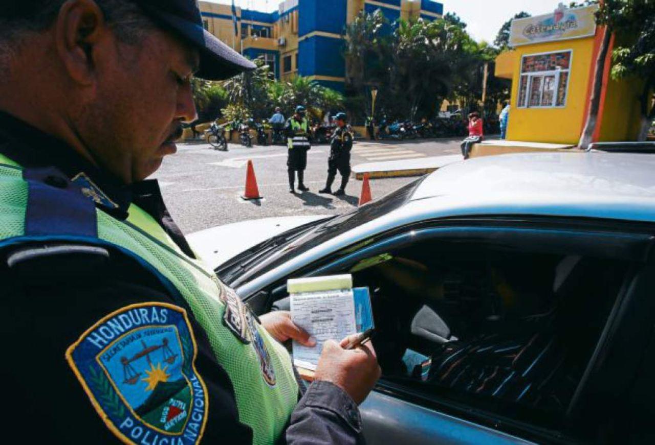 Imagen Principal de Nota: Estas son las faltas de tránsito que más cometen los conductores en Honduras